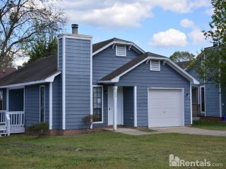 525 Hollyberry Ln, Fayetteville NC  28314-1608 exterior