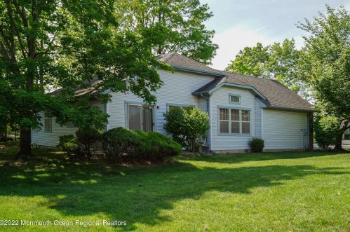 18 Baker Dr, Jackson Twp NJ 08527-3909 exterior