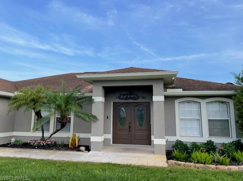 4207 30th St, Lehigh Acres, FL 33976-3827