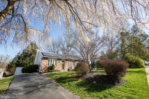433 Prospect Ave, Downingtown, PA 19335-2857
