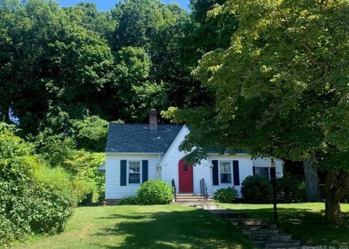 112 Steinmann Ave, Waterbury, CT 06762-2631