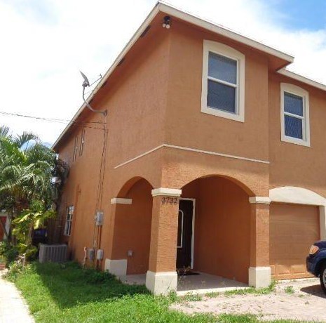 3732 Russell Ave, West Palm Beach, FL 33405-2261