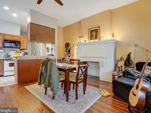 365 College Ave, Lancaster PA 17603-3319 exterior