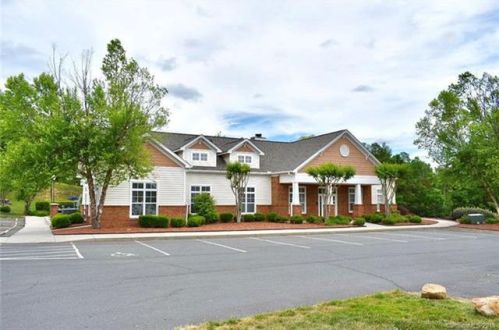 10628 Hill Point Ct, Charlotte, NC 28262-2673