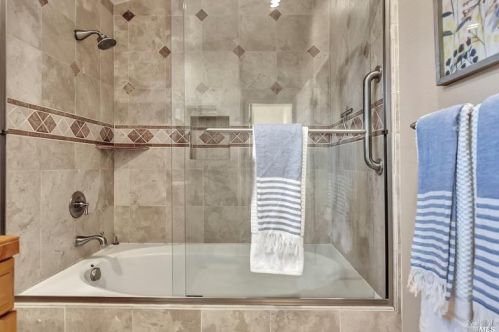 610 Rose Dr, Benicia CA  94510-3756 exterior