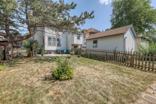 205 Washington St, West Bend WI  53095-2525 exterior