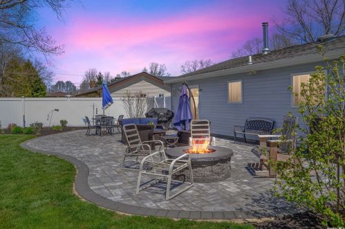 188 Titmus Dr, Manor Park, NY 11950-1816