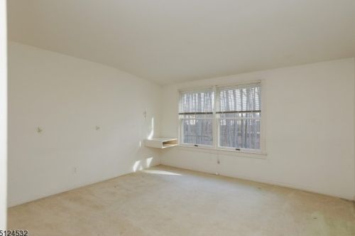 2080 Arrowwood Dr, Scotch Plains NJ 07076-4730 exterior