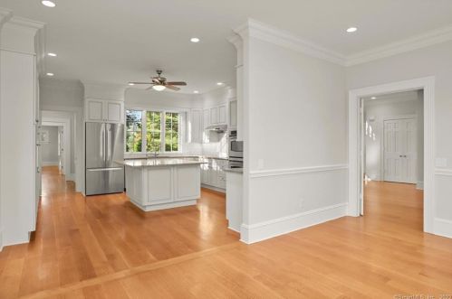 100 Frogtown Rd, New Canaan CT  06840-4404 exterior