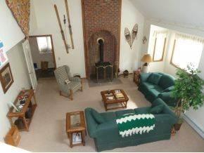 119 Overbrook Dr, Sherburn, VT 05751-9543