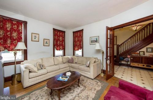 52 Chestnut Ave, Camden NJ  08109-2505 exterior