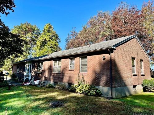 15 Old Wolcott Rd, Bristol, CT 06010-7133
