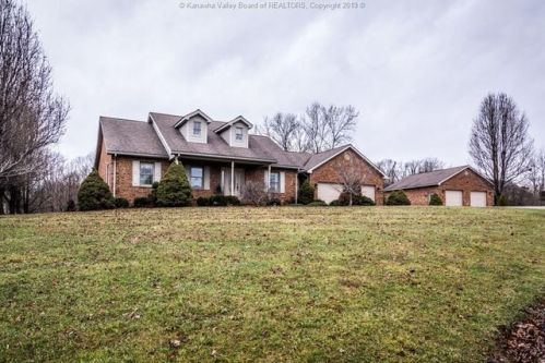 77 Woodland Dr, Millwood, WV 25262-9791