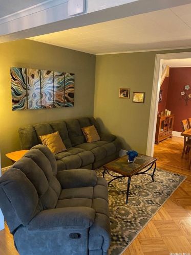107-38 87th St, Jamaica, NY 11417-1302