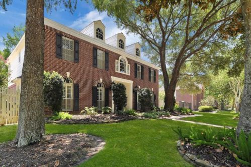 1810 Mountain Aspen Ln, Humble, TX 77345-1941