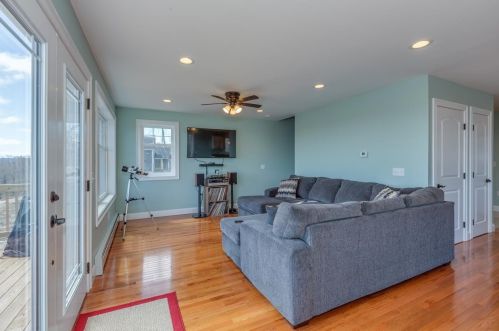 875 Valley Rd, Washington NH  03280-3122 exterior