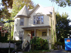 35 Aberdeen St, Newton, MA 02461-1801