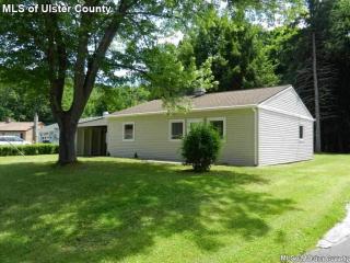 18 South St, Rosendale, NY 12472-9721