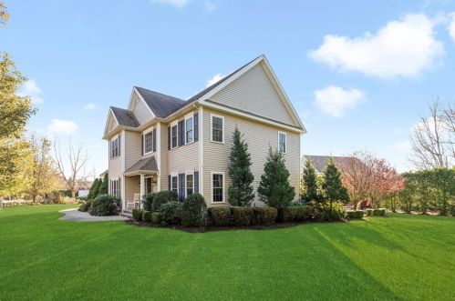 173 Angell Rd, Lincoln, RI 02865-4719