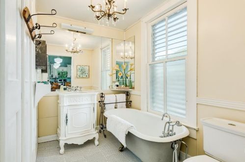 1701 21st St, Galveston TX 77550-4606 exterior