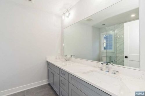 676 Ramapo Valley Rd, Oakland NJ  07436-3003 exterior