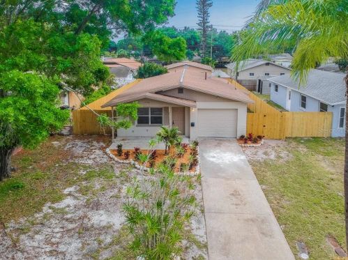 1754 New Hampshire Ave, Saint Petersburg, FL 33703-3348
