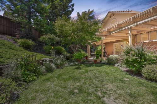 3116 Collingswood Dr, Folsom CA  95762-6214 exterior