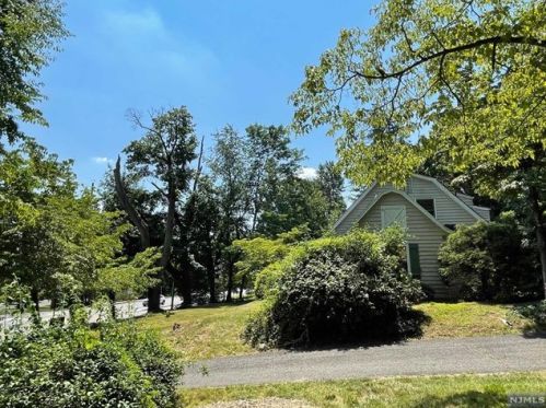 773 Kinderkamack Rd, Oradell, NJ 07649-1505