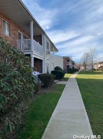 77 Adams Rd, Central Islip, NY 11722-2243