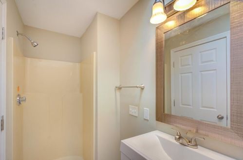 21 Belfield Dr, Providence RI  02919-1801 exterior