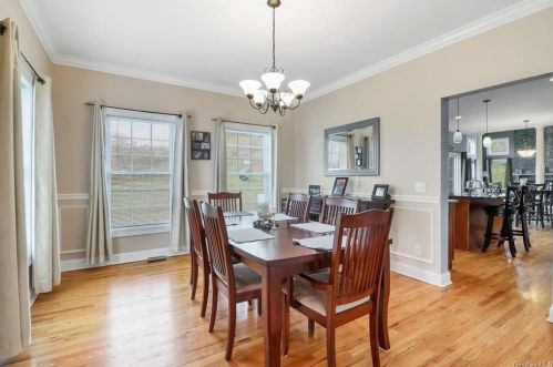 6 Austin Way, Marlborough NY  12542-5539 exterior