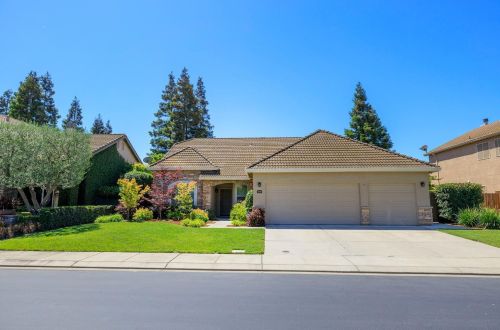 1808 Avignon Ln, Modesto, CA 95356-8400