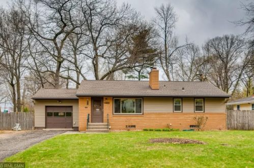 3840 Oak St, Minneapolis, MN 55429-3349