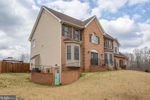 25 Rainwater Ln, Fredericksburg, VA 22406-4739