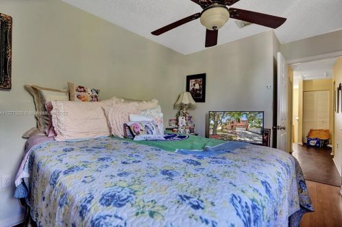 4305 153rd Ter, Hollywood, FL 33027-3384