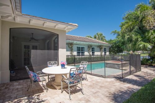 6520 Martinique Way, Vero Beach FL  32967-7575 exterior