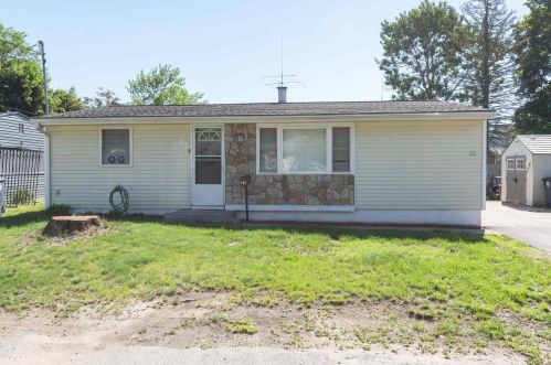 20 Houde St, Nashua, NH 03060-3010