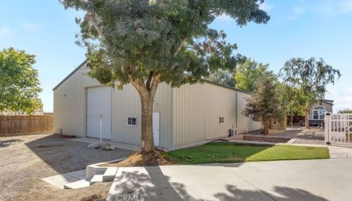 15414 Cuda Dr, Bakersfield CA  93307-9279 exterior