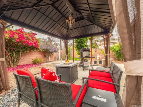 9521 Barkerville Ave, Whittier CA  90605-2915 exterior