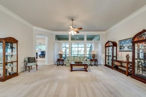 8817 Crestview Dr, Denton TX  76207-8601 exterior