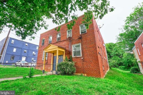 3204 28th St, Washington, DC 20020-1831