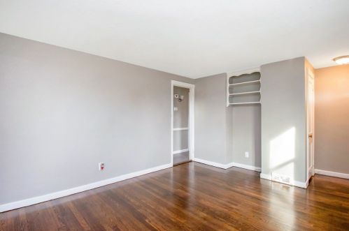 364 Island Pond Rd, Springfield MA 01118-1063 exterior