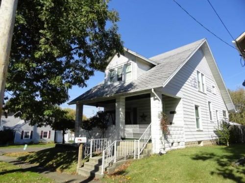 528 Grove Ave, Sugar Grove Lake, OH 44833-2408
