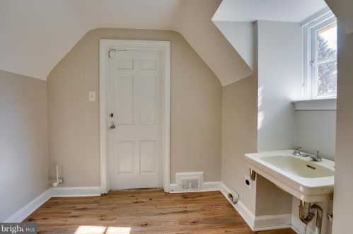 129 Township Line Rd, Norristown PA  19403-4352 exterior