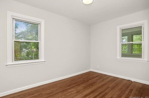 123 Woodland Dr, Milford CT  06460-5029 exterior