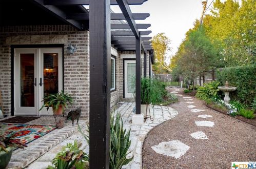 6 Cotswold Ln, Victoria TX  77904-1680 exterior