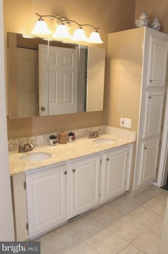 257 Chadwick Ct, Souderton PA  18964-2818 exterior