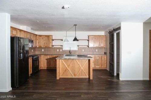 20245 Bradley Rd, Wittmann, AZ 85361-9854