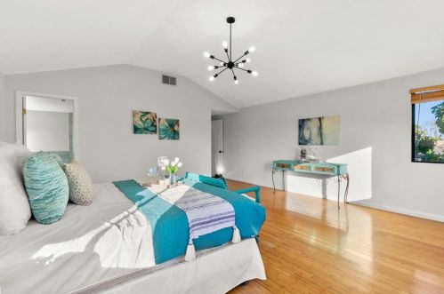 961 Selby Ln, San Jose CA  95127-1151 exterior