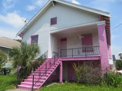 3902 Bernardo De Galvez Ave, Galveston TX  77550 exterior